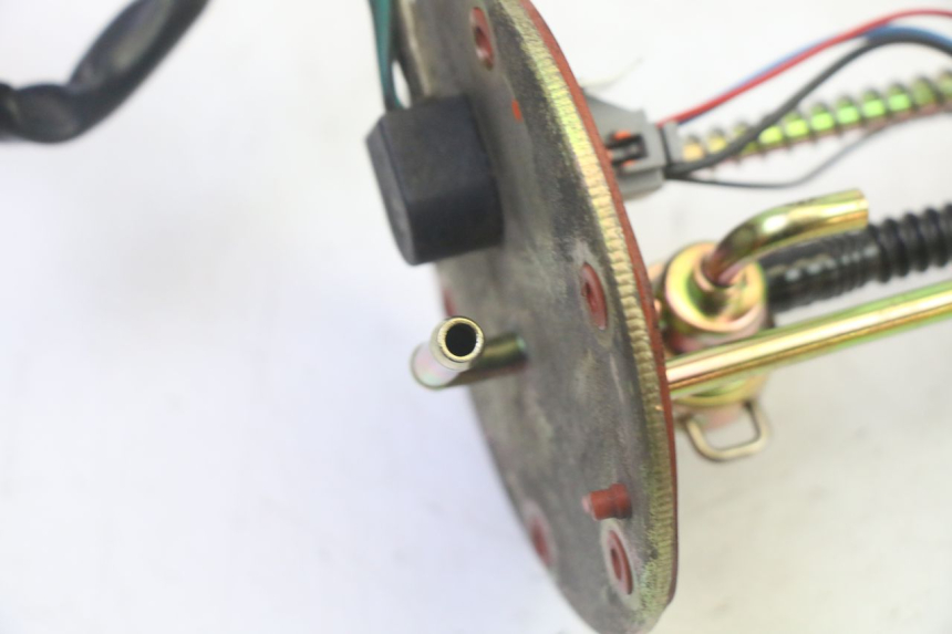 photo de POMPA CARBURANTE QUADRO 4 4D 350 (2015 - 2018) - Altra angolazione