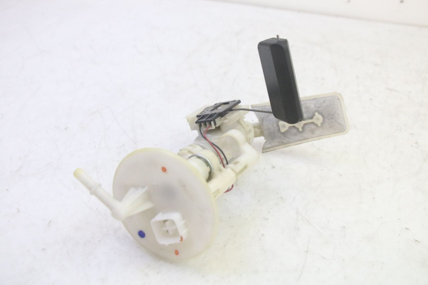 photo de POMPA CARBURANTE SUZUKI BURGMAN 125 (2007 - 2014) - Zoom sullo stato d'uso