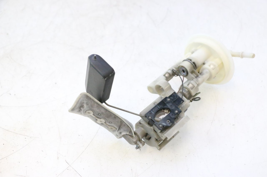 photo de POMPA CARBURANTE SUZUKI BURGMAN 125 (2007 - 2014) - Dettaglio del componente