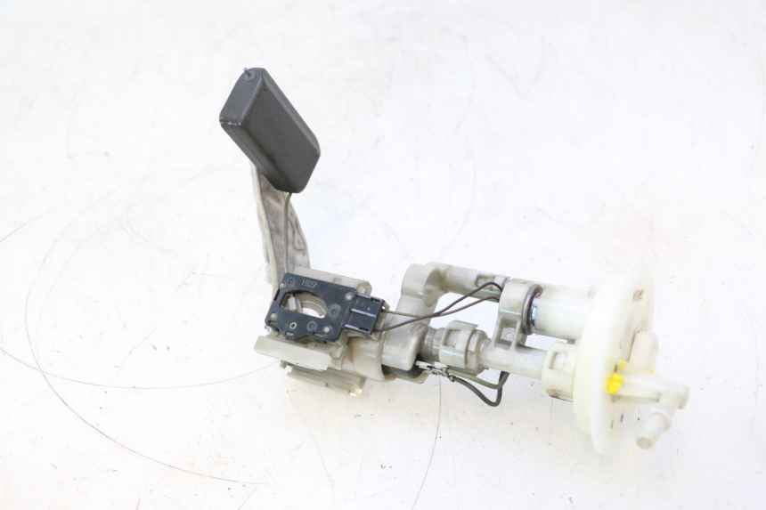 photo de POMPA CARBURANTE SUZUKI BURGMAN 125 (2007 - 2014) - Altra vista dell'articolo