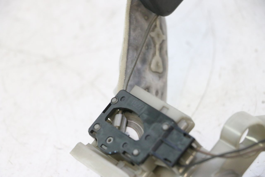 photo de POMPA CARBURANTE SUZUKI BURGMAN 125 (2007 - 2014) - Primo piano tecnico