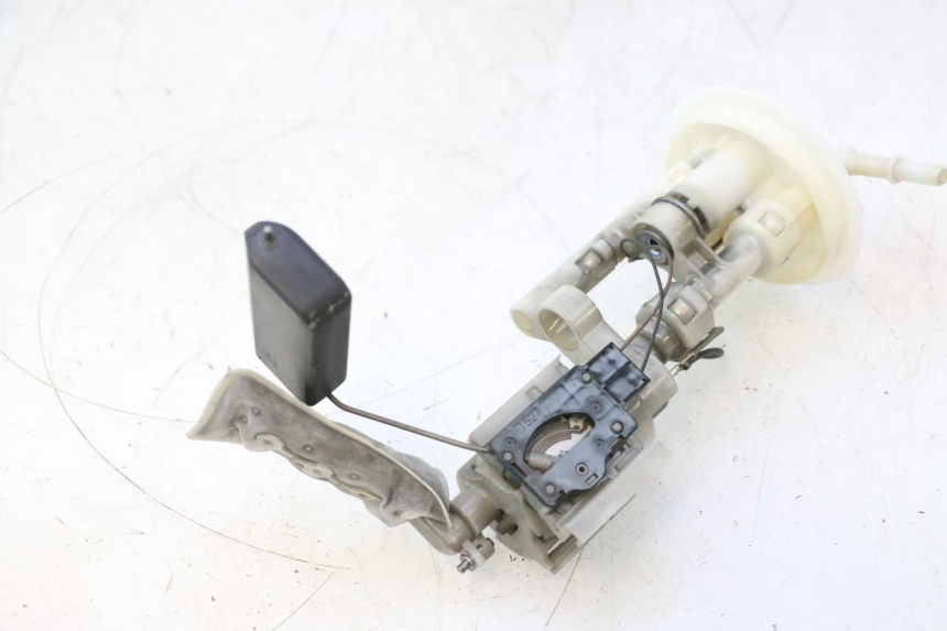 photo de POMPA CARBURANTE SUZUKI BURGMAN 125 (2007 - 2014) - Marcature e riferimenti originali