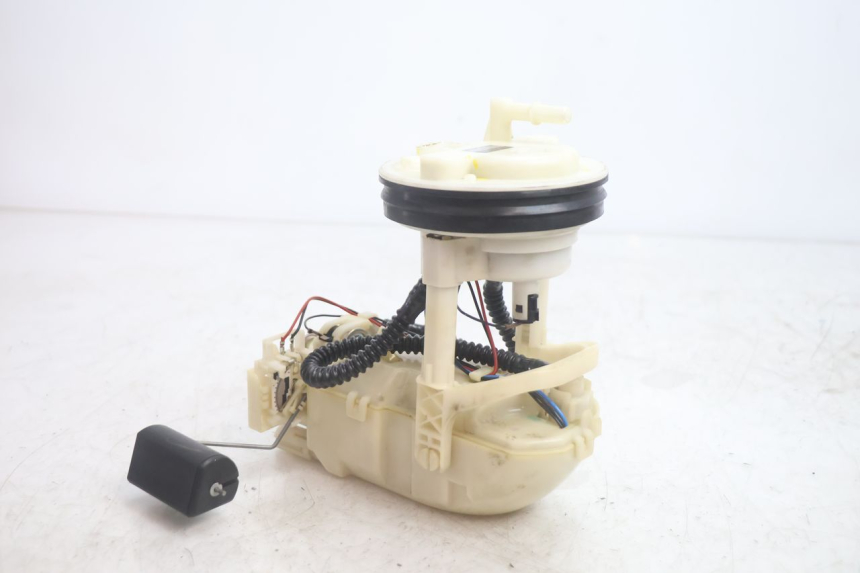 photo de POMPA CARBURANTE SUZUKI BURGMAN EXECUTIVE ABS 650 (2006 - 2012) - Zoom sullo stato d'uso