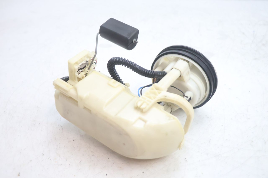 photo de POMPA CARBURANTE SUZUKI BURGMAN EXECUTIVE ABS 650 (2006 - 2012) - Dettagli dei punti di fissaggio