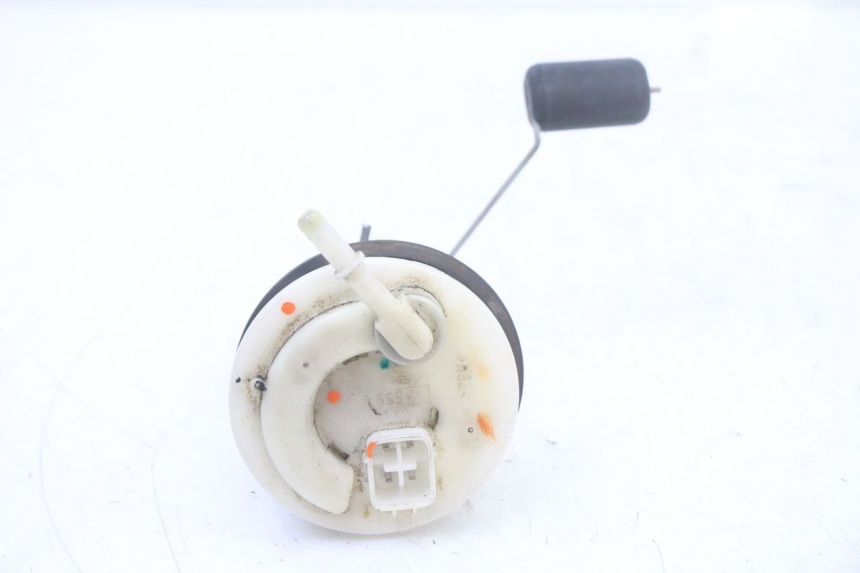 photo de POMPA DEL CARBURANTE YAMAHA BW'S BWS 125 (2010 - 2013) - Primo piano tecnico