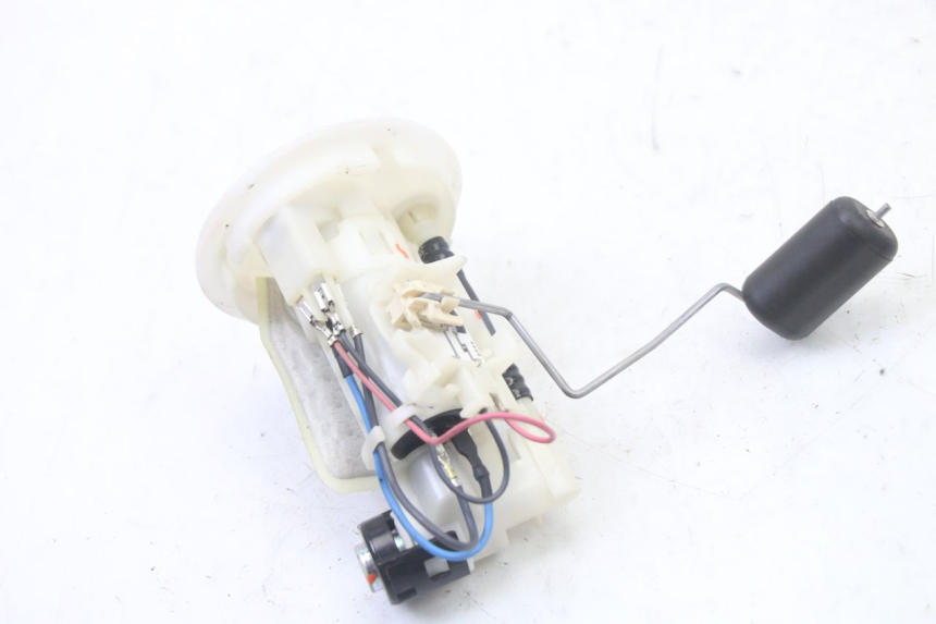 photo de POMPA DEL CARBURANTE YAMAHA BW'S BWS 125 (2010 - 2013) - Primo piano tecnico