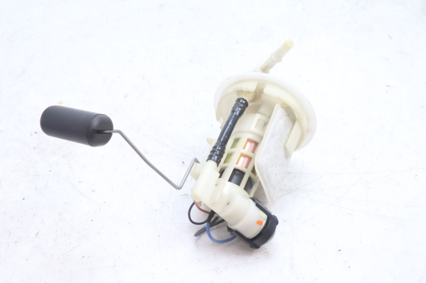 photo de POMPA DEL CARBURANTE YAMAHA BW'S BWS 125 (2010 - 2013) - Altra angolazione
