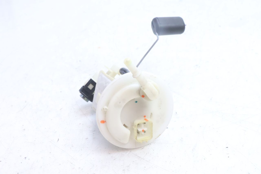 photo de POMPA DEL CARBURANTE YAMAHA BW'S BWS 125 (2010 - 2013) - Primo piano tecnico