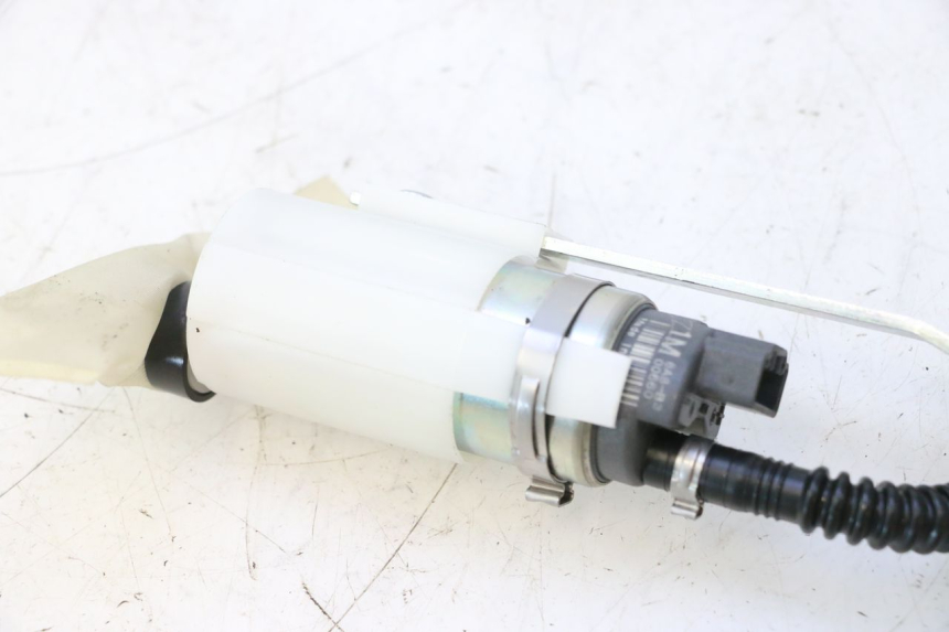 photo de POMPA DEL CARBURANTE BMW C SPORT 650 (2015 - 2021) - Primo piano tecnico