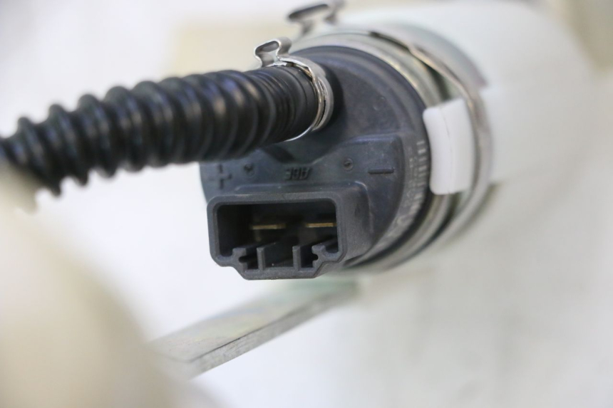 photo de POMPA DEL CARBURANTE BMW C SPORT 650 (2015 - 2021) - Dettagli dei punti di fissaggio