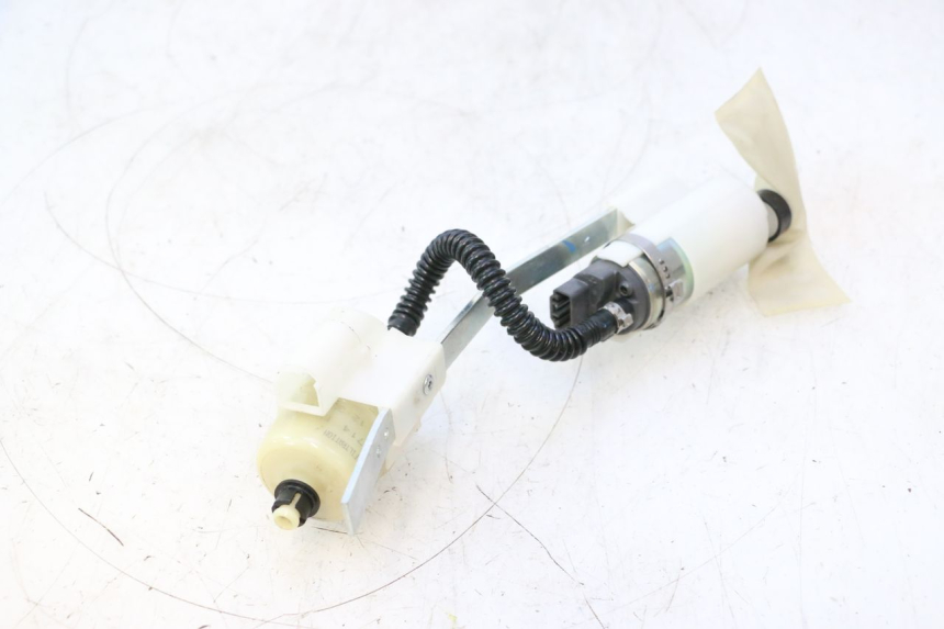 photo de POMPA DEL CARBURANTE BMW C SPORT 650 (2015 - 2021) - Stato della superficie e materiale