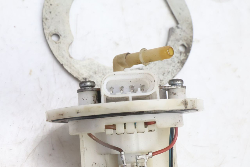 photo de POMPA DEL CARBURANTE PEUGEOT CITYSTAR 125 (2011 - 2017) - Dettagli dei punti di fissaggio