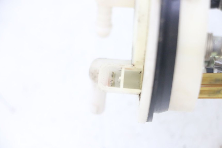 photo de POMPA CARBURANTE PEUGEOT ELYSTAR 125 (2002 - 2007) - Zoom sui componenti