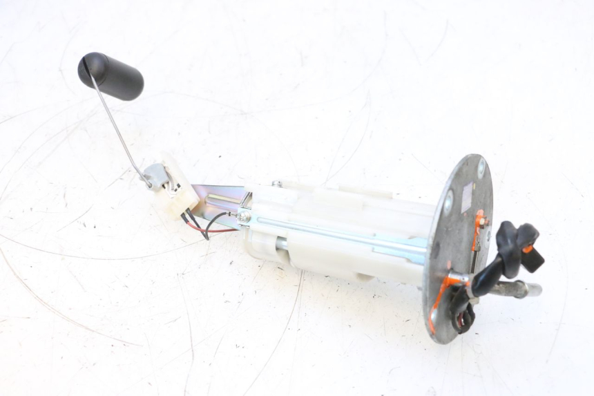 photo de POMPA CARBURANTE KAWASAKI ER-6 ER6 F ABS 650 (2012 - 2016) - Primo piano tecnico