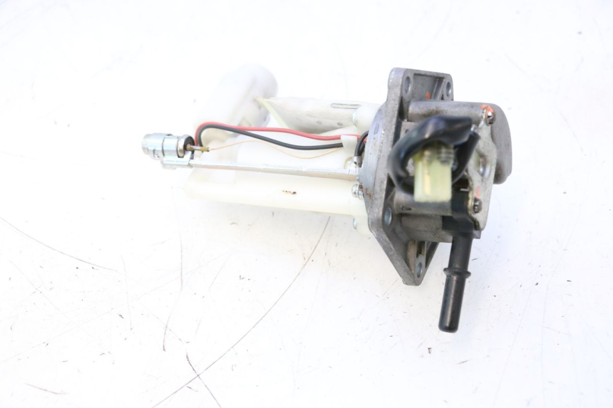 photo de POMPA CARBURANTE KAWASAKI ER-6 ER6 N 650 (2005 - 2009) - Primo piano tecnico