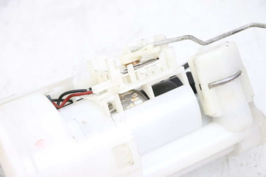 photo de POMPA DEL CARBURANTE YAMAHA FJR ABS 1300 (2006 - 2012) - Altra angolazione