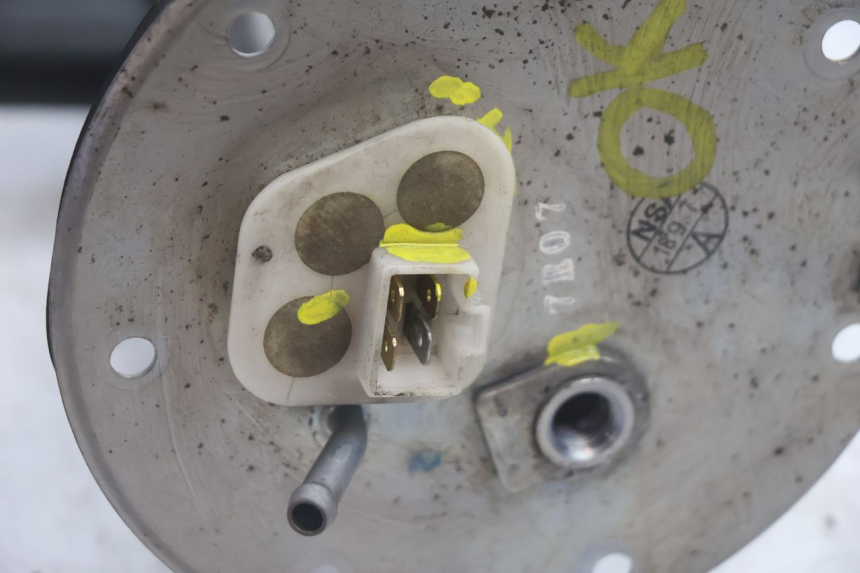 photo de POMPA CARBURANTE HONDA FJS SILVER WING SILVERWING 400 (2005 - 2008) - Dettagli dei punti di fissaggio