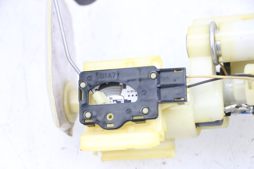 photo de POMPA CARBURANTE MBK FLAME X 125 (2007 - 2016) - Altra vista dell'articolo