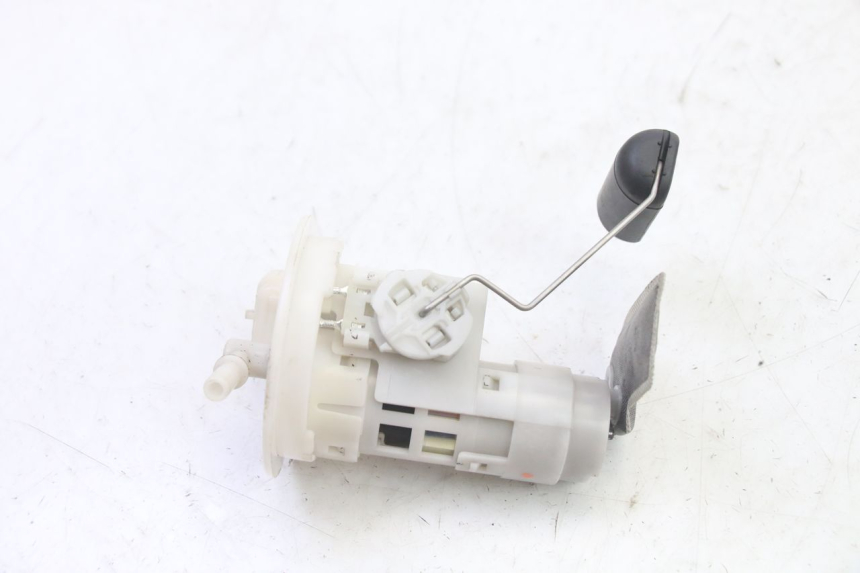 photo de POMPA CARBURANTE VENESI FLY RETRO 4T 50 (2020 - 2025) - Altra angolazione