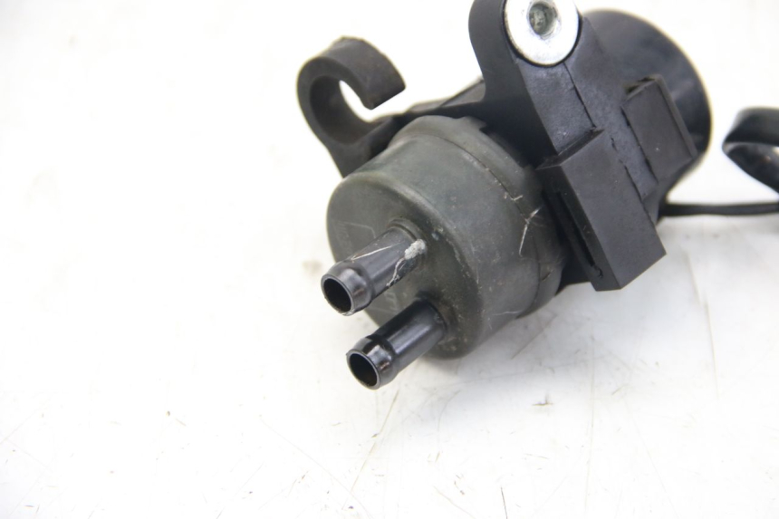 photo de POMPA CARBURANTE YAMAHA FZS FAZER 600 (2001 - 2003) - Primo piano tecnico