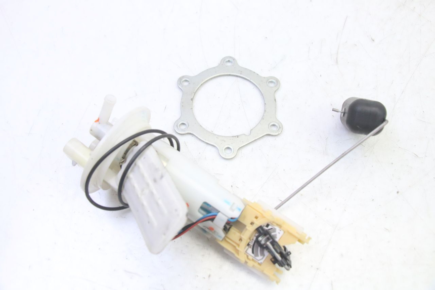 photo de POMPA CARBURANTE BMW G310 R 310 (2016 - 2020) - Altra angolazione