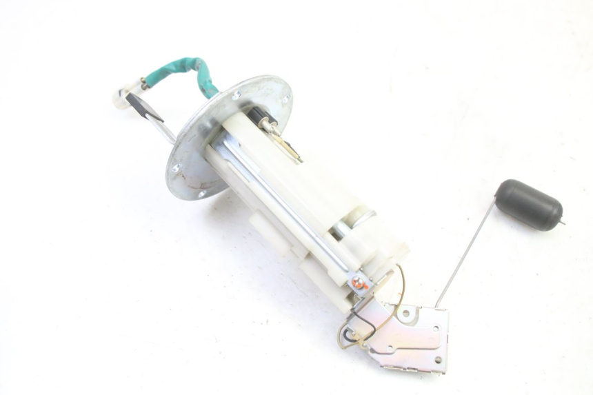 photo de POMPA CARBURANTE SUZUKI GSR 750 (2011 - 2017) - Zoom sullo stato d'uso