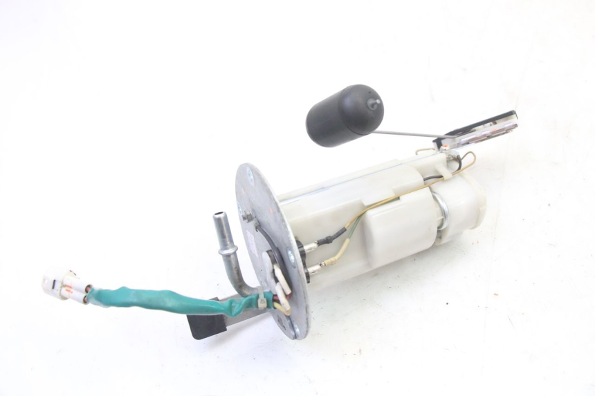 photo de POMPA CARBURANTE SUZUKI GSR 750 (2011 - 2017) - Altra angolazione