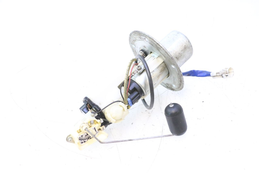 photo de POMPA CARBURANTE SUZUKI GSR 600 (2005 - 2012) - Primo piano tecnico