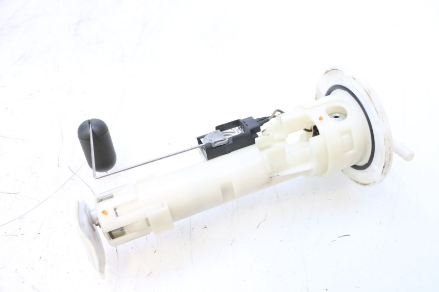 photo de POMPA CARBURANTE SYM GTS EVO 125 (2009 - 2013) - Primo piano tecnico