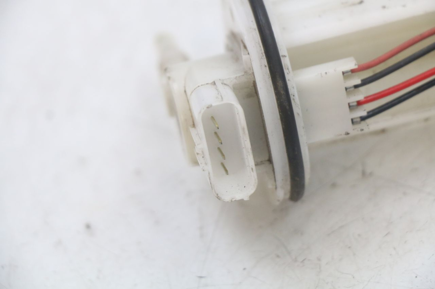 photo de POMPA CARBURANTE HONDA PCX (JF28) 125 (2009 - 2011) - Primo piano tecnico