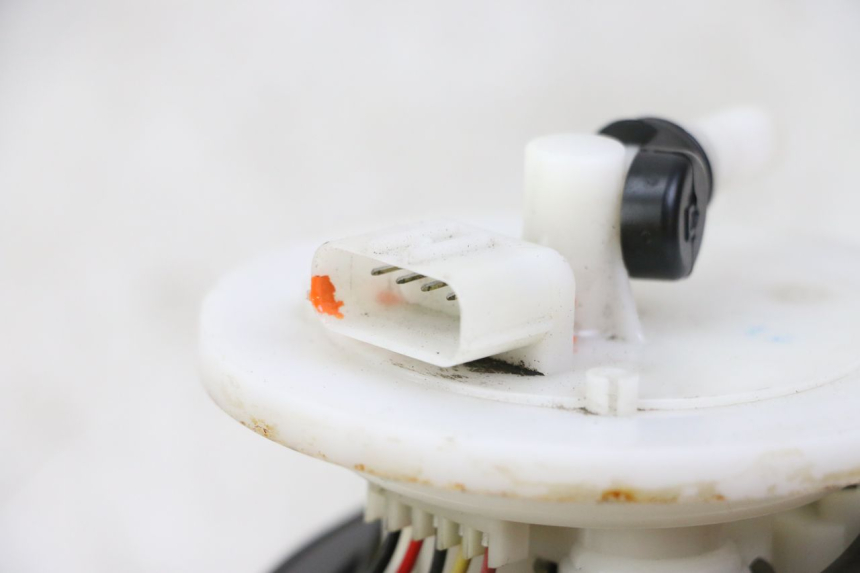 photo de POMPA DEL CARBURANTE HONDA PES PS I 125 (2006 - 2012) - Altra angolazione