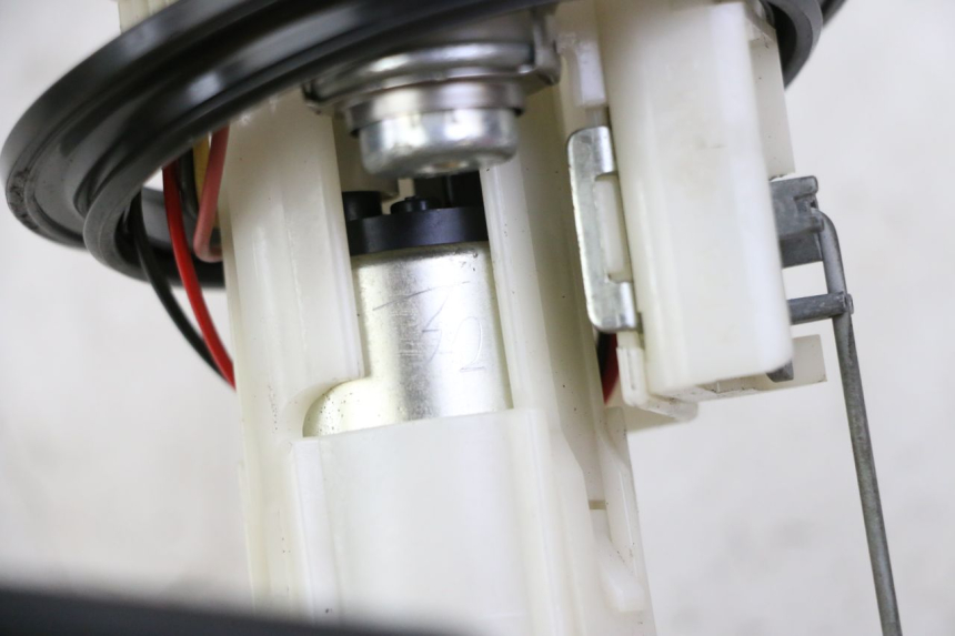 photo de POMPA DEL CARBURANTE HONDA PES PS I 125 (2006 - 2012) - Primo piano tecnico