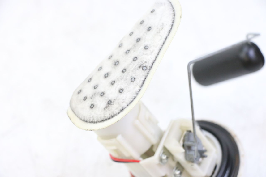 photo de POMPA DEL CARBURANTE HONDA PES PS I 125 (2006 - 2012) - Stato della superficie e materiale