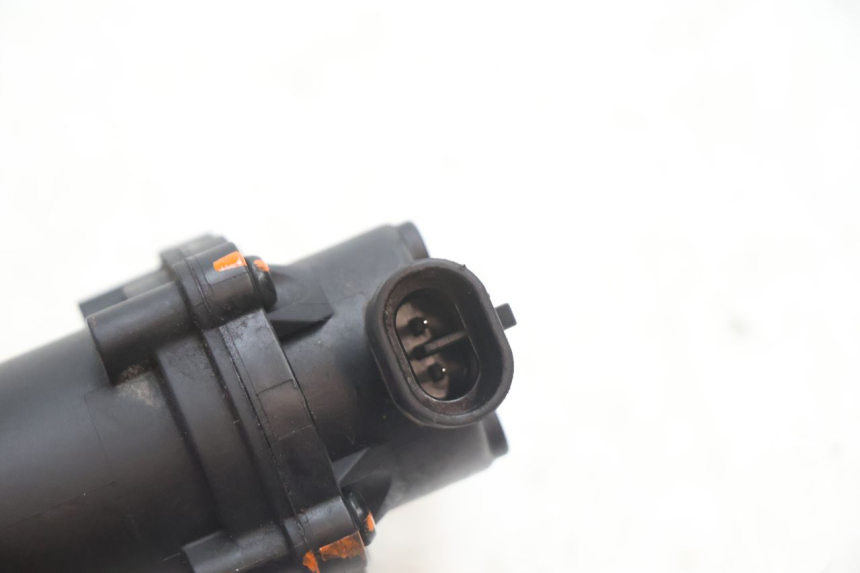 photo de POMPA CARBURANTE PEUGEOT KISBEE 2T 50 (2018 - 2022) - Altra angolazione