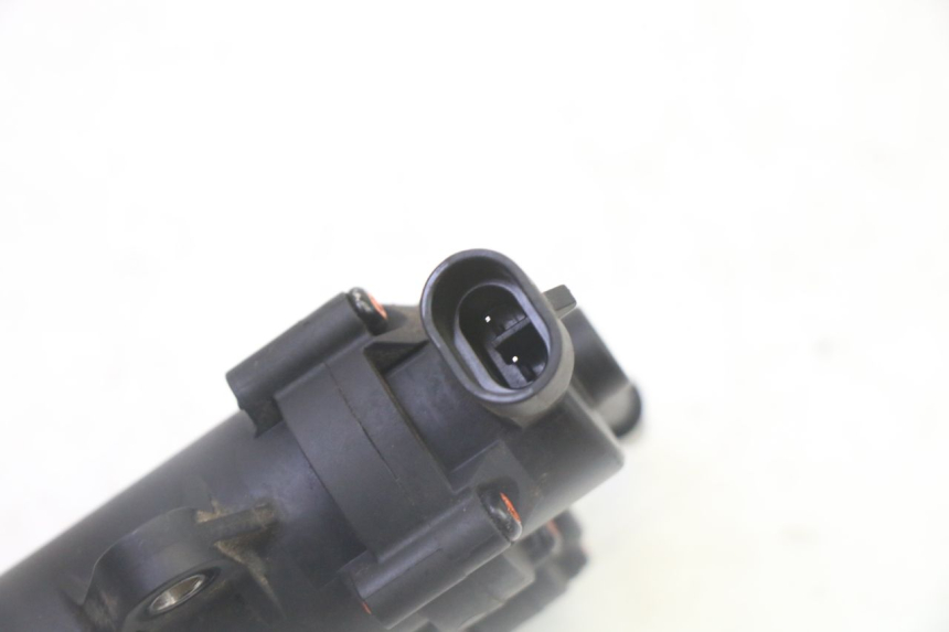 photo de POMPA CARBURANTE PEUGEOT KISBEE 4T 50 (2018 - 2022) - Altra angolazione