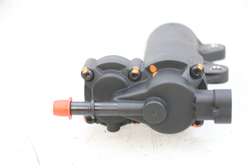 photo de POMPA CARBURANTE PEUGEOT KISBEE 4T 50 (2018 - 2022) - Stato della superficie e materiale