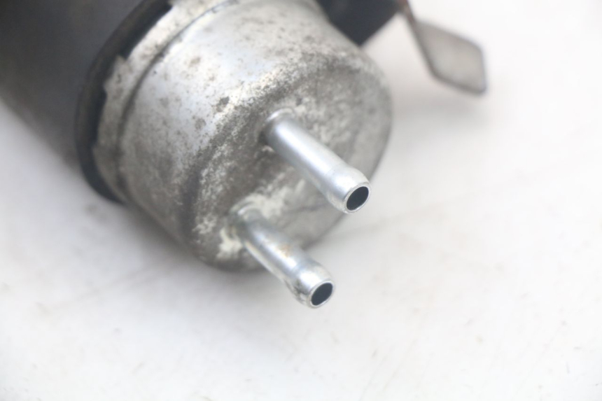 photo de POMPA DEL CARBURANTE PIAGGIO LIBERTY 125 (2009 - 2013) - Primo piano tecnico