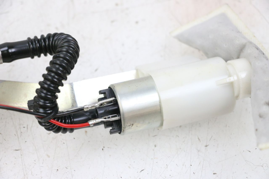 photo de POMPA CARBURANTE PIAGGIO MP3 HPE 300 (2019 - 2026) - Zoom sullo stato d'uso