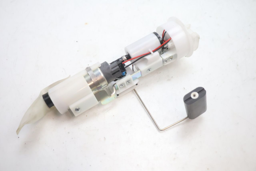 photo de POMPA CARBURANTE PIAGGIO MP3 HPE 530 (2022 - 2026) - Altra angolazione