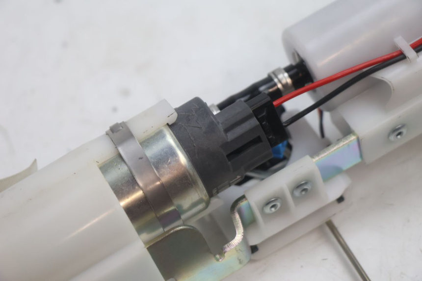 photo de POMPA CARBURANTE PIAGGIO MP3 HPE 530 (2022 - 2026) - Primo piano tecnico
