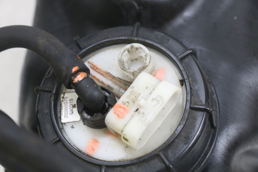 photo de POMPA DEL CARBURANTE PIAGGIO MP3 LT 400 (2007 - 2012) - Dettaglio del componente