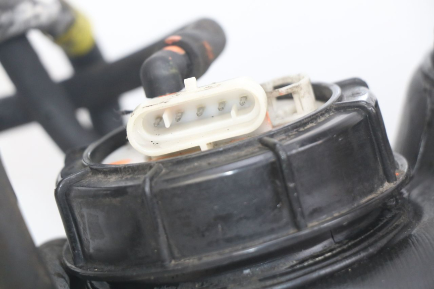 photo de POMPA DEL CARBURANTE PIAGGIO MP3 LT 400 (2007 - 2012) - Ricambio usato controllato