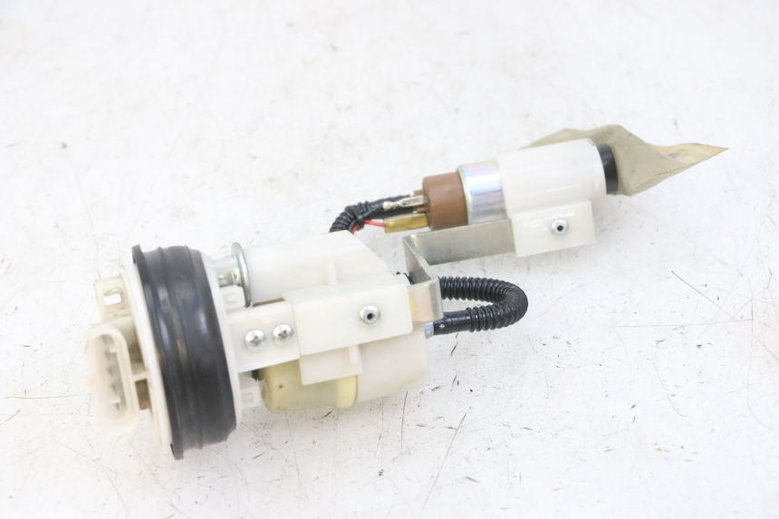 photo de POMPA CARBURANTE PIAGGIO MP3 LT 300 (2010 - 2016) - Caratteristiche distintive