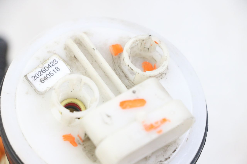 photo de POMPA CARBURANTE PIAGGIO MP3 LT 300 (2010 - 2016) - Altra angolazione