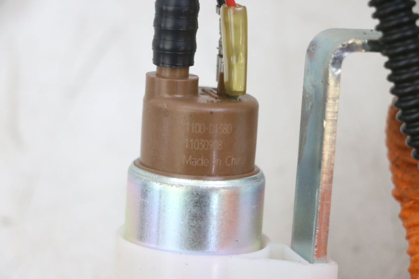 photo de POMPA CARBURANTE PIAGGIO MP3 LT 300 (2010 - 2016) - Altra angolazione