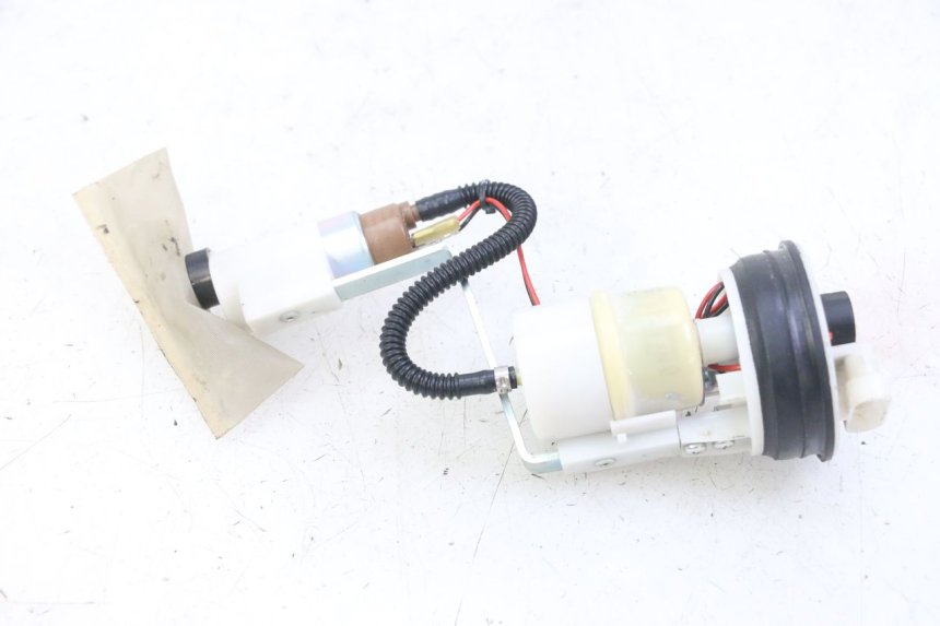 photo de POMPA CARBURANTE PIAGGIO MP3 LT 300 (2010 - 2016) - Primo piano tecnico