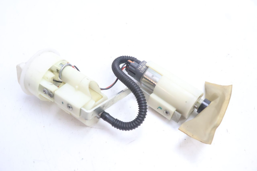 photo de POMPA DEL CARBURANTE PIAGGIO MP3 LT 400 (2007 - 2012) - Primo piano tecnico