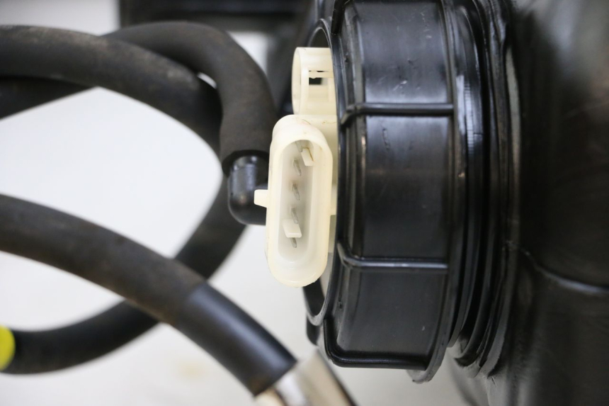 photo de POMPA DEL CARBURANTE PIAGGIO MP3 500 (2011 - 2015) - Zoom sullo stato d'uso