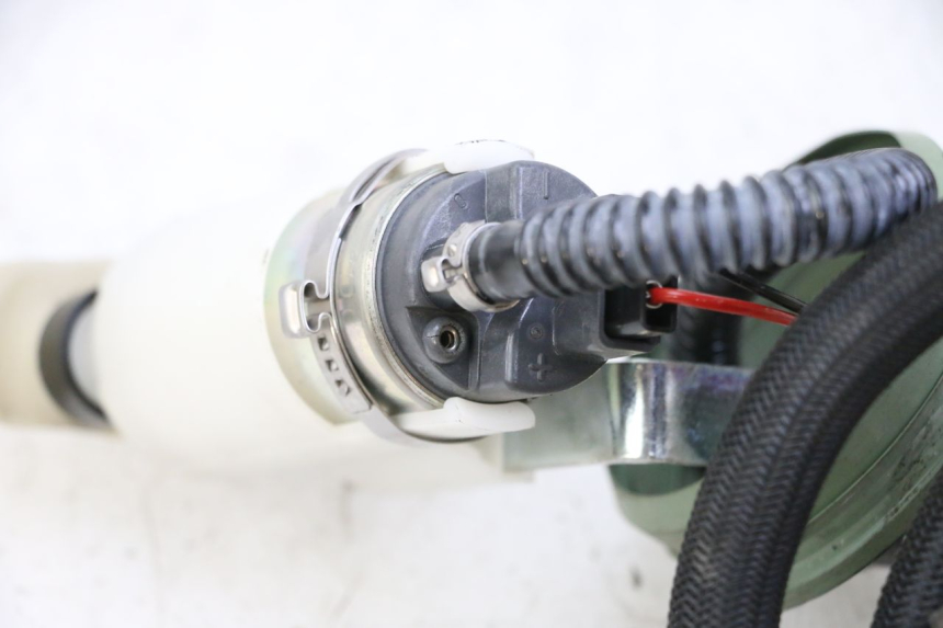 photo de POMPA CARBURANTE PIAGGIO MP3 500 (2014 - 2017) - Zoom sui componenti