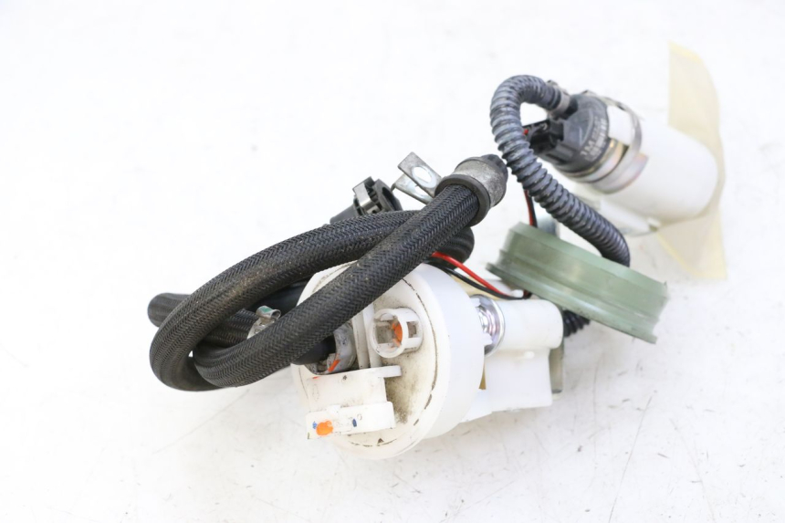 photo de POMPA CARBURANTE PIAGGIO MP3 500 (2014 - 2017) - Ispezione visiva dettagliata